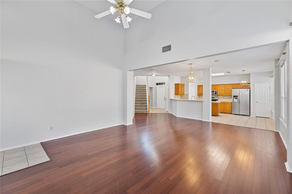 809 Slaughter Lane Euless, TX 76040 - Photo 7 of 29