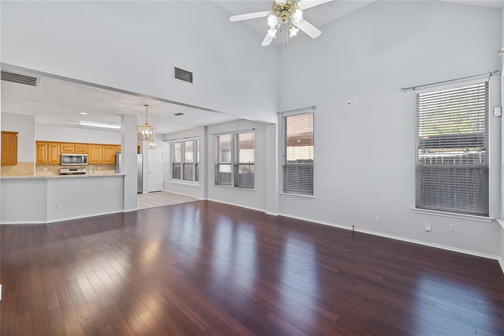 809 Slaughter Lane Euless, TX 76040 - Photo 8 of 29