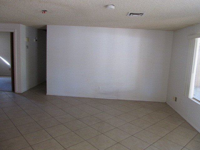 1404 West Colt Road Chandler, AZ 85224 - Photo 3 of 8 Living Area