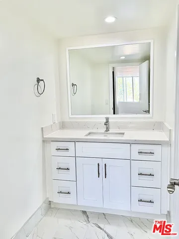 $4,350 | 468 South Roxbury Drive, Unit 303, Beverly Hills, CA 90212