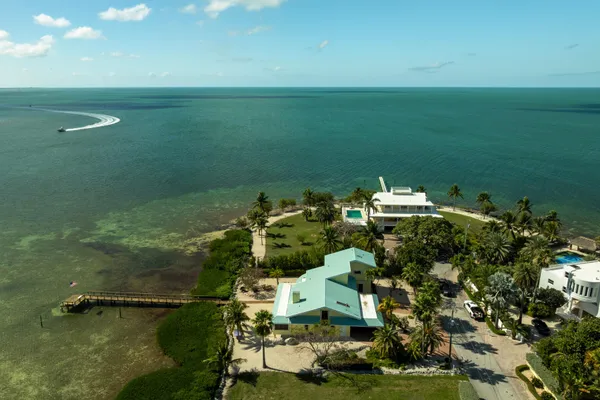 $2,299,000 | 120 Pirates Cove Drive, Marathon, FL 33050