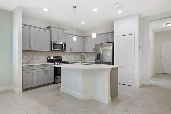 $2,350 | 13576 Circa Crossing Drive, Lithia, FL 33547