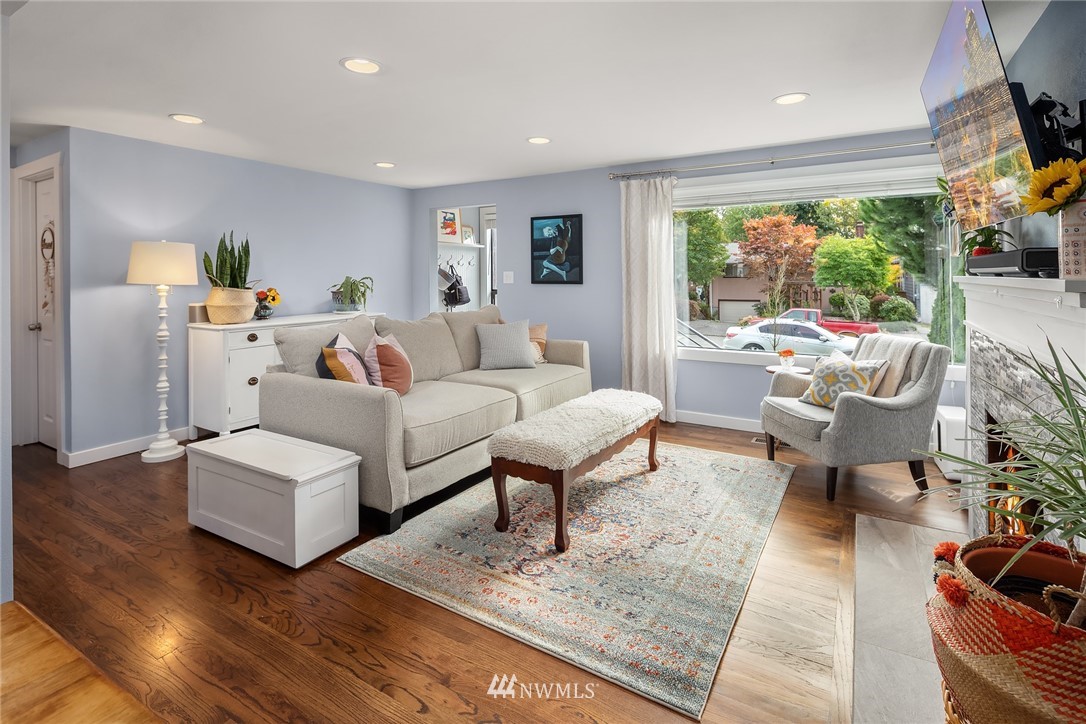3536 Southwest Austin Street Seattle, WA 98126 - Photo 3 of 24 Gallery Image 3