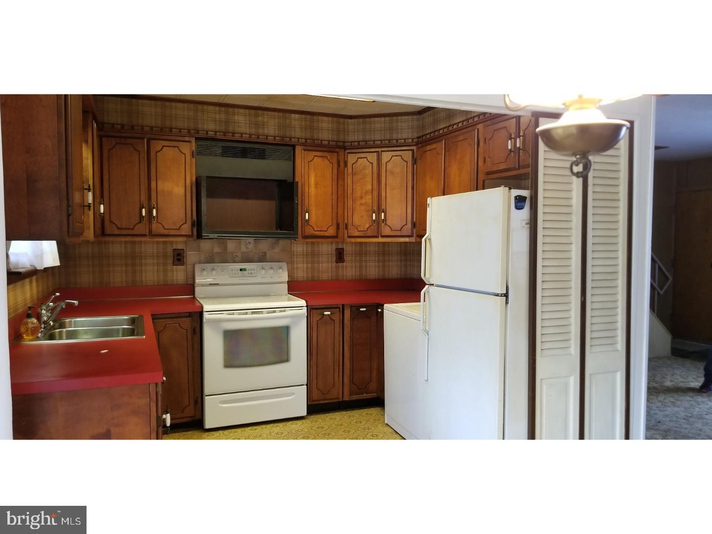 55 Cameo Road Levittown, PA 19057 - Photo 2 of 11 Kitchen