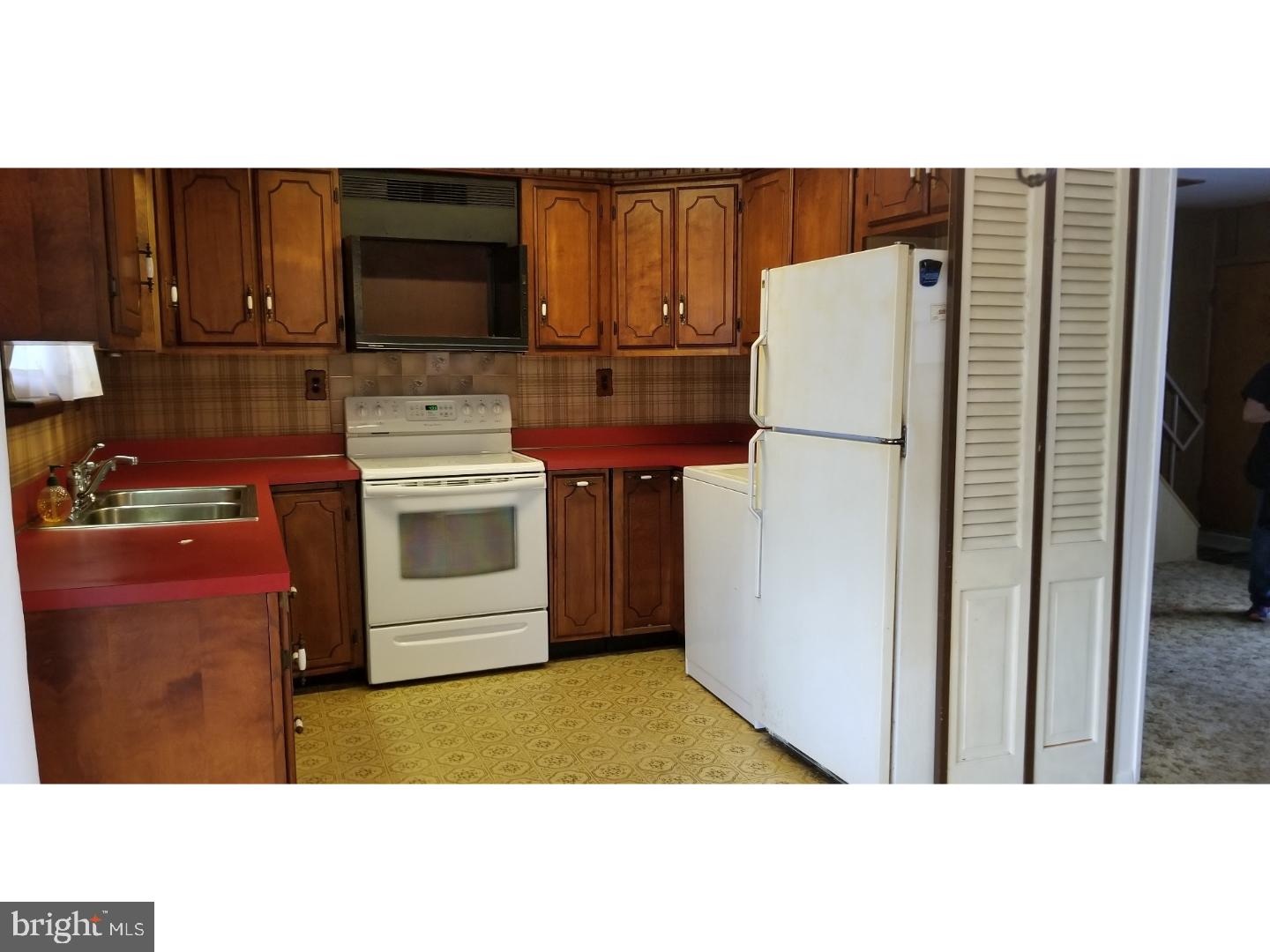55 Cameo Road Levittown, PA 19057 - Photo 3 of 11 Kitchen