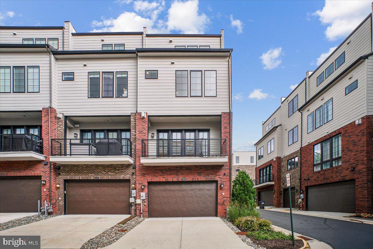 11711 Paysons Way Reston, VA 20191 - Photo 57 of 64 Rear View of Garage & Balcony