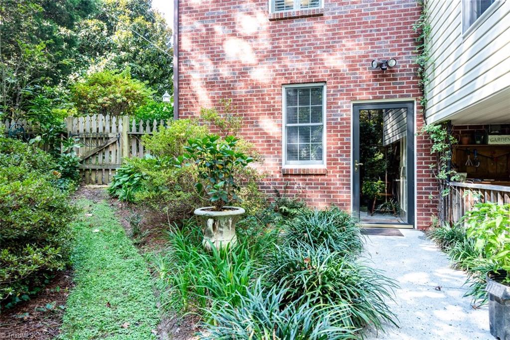 1028 Sweetbriar Road High Point, NC 27262 - Photo 22 of 24 Gallery Image 22