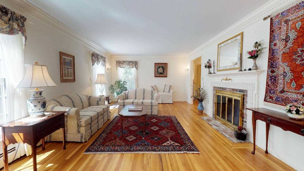 49 Governor Wentworth Road Amherst, NH 03031 - Photo 4 of 40