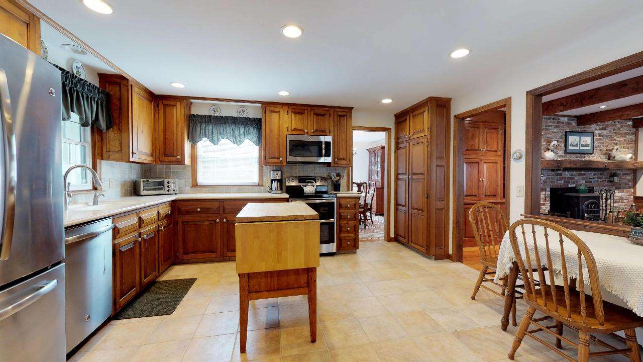 49 Governor Wentworth Road Amherst, NH 03031 - Photo 10 of 40