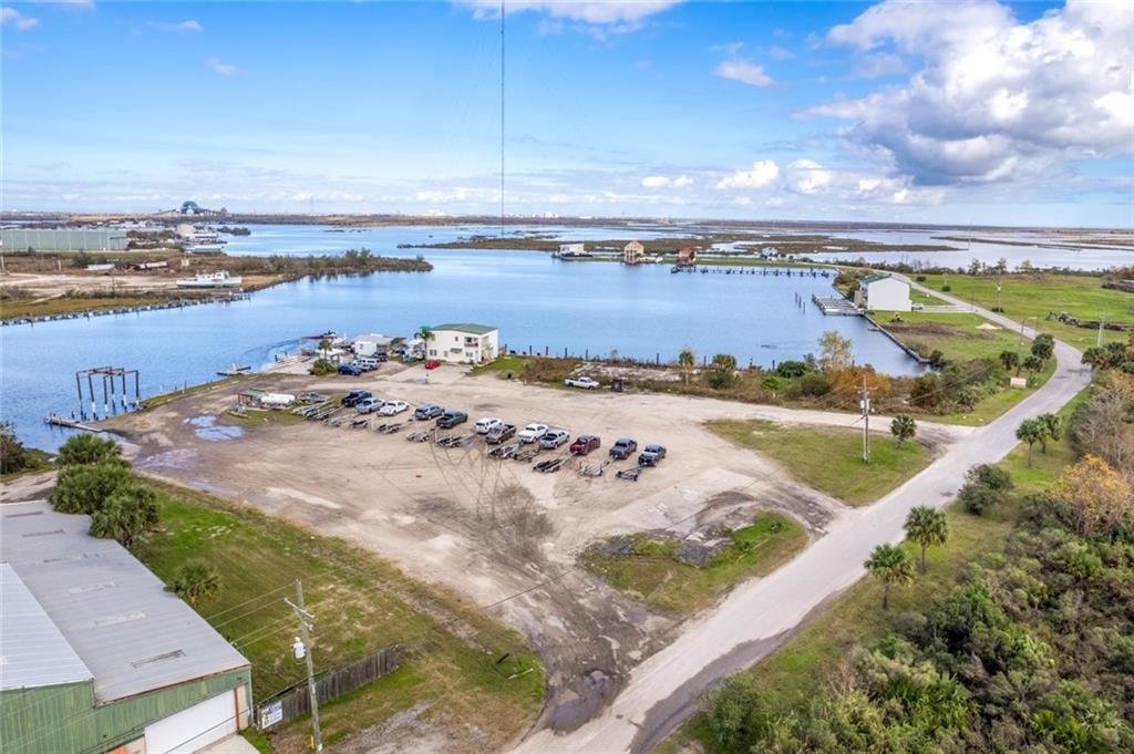 316 Marina Road Chalmette, LA 70043 - Photo 3 of 18