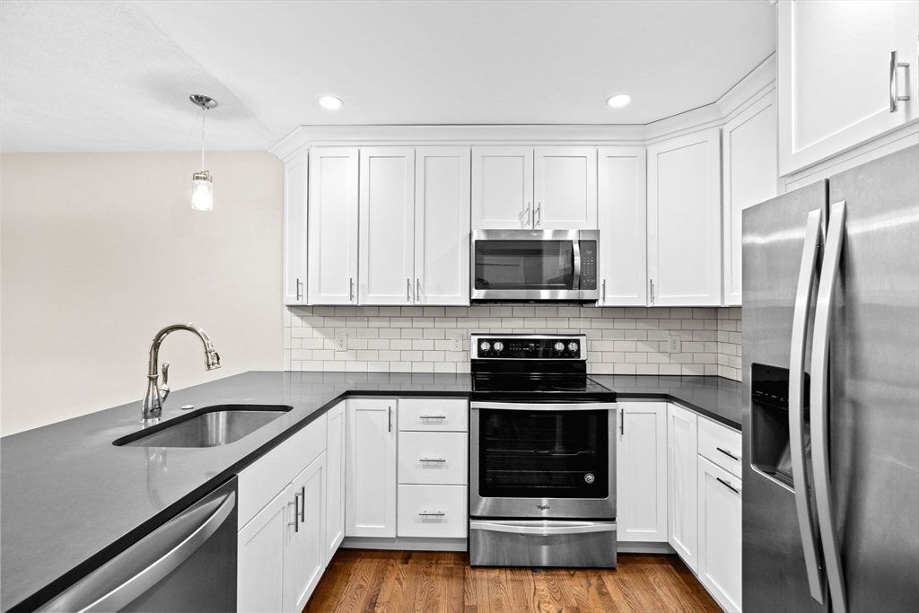 41 Centre Street, Unit 208 Brookline, MA 02446 - Photo 5 of 34