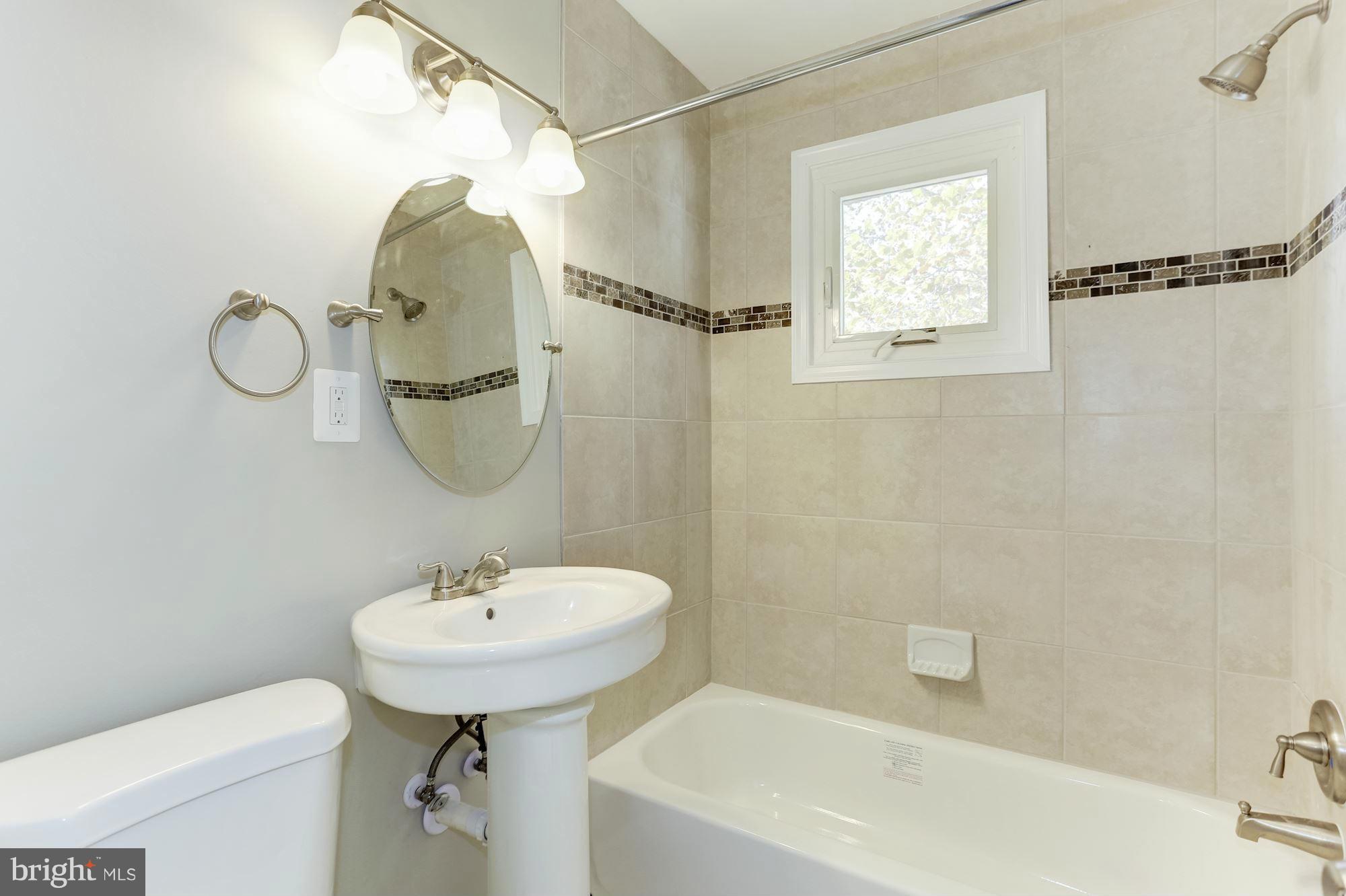 12114 Centerhill Street Silver Spring, MD 20902 - Photo 12 of 25 Bath