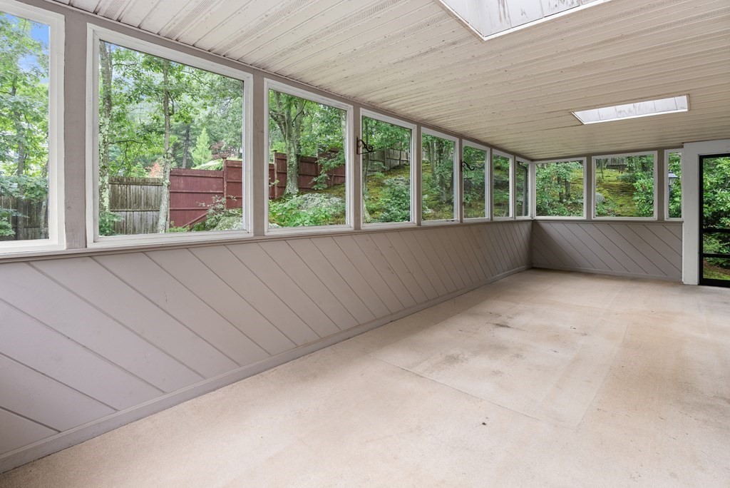 98 Thornberry Road Winchester, MA 01890 - Photo 8 of 20 Gallery Image 8