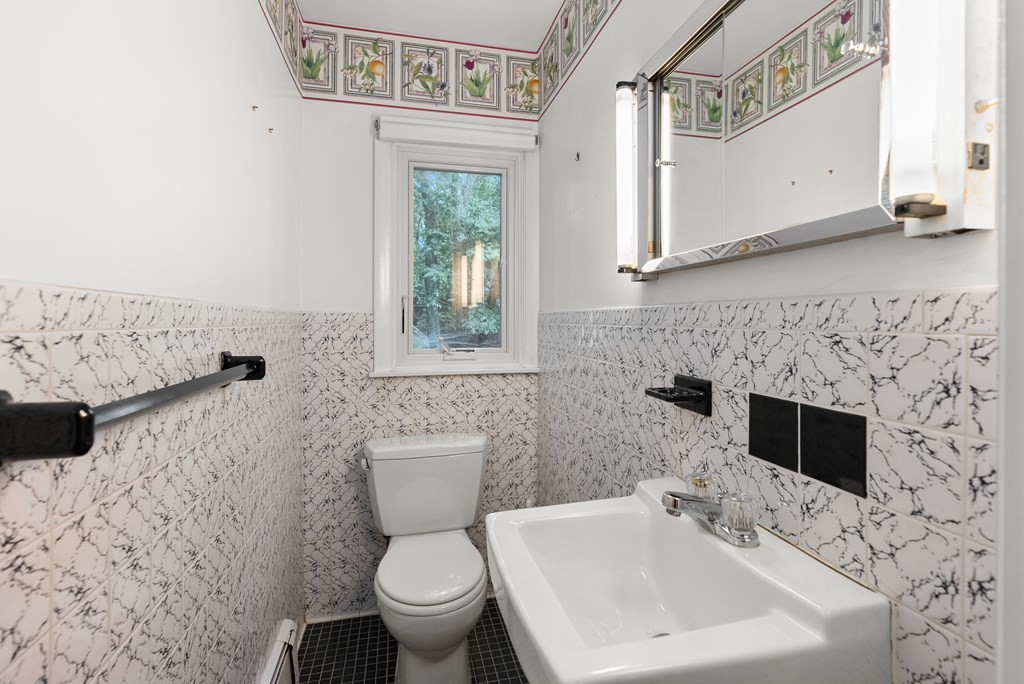 98 Thornberry Road Winchester, MA 01890 - Photo 10 of 20 Gallery Image 10
