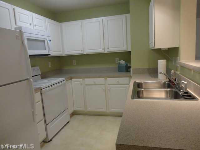 150 James Road, Unit 1C High Point, NC 27265 - Photo 6 of 15 Kitchen.