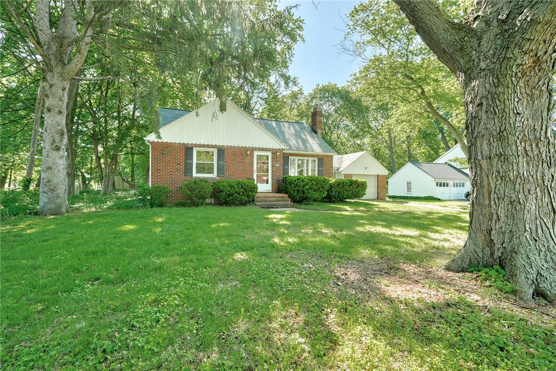 606 Bay Road Webster, NY 14580 - Photo 49 of 49 Character and charm!