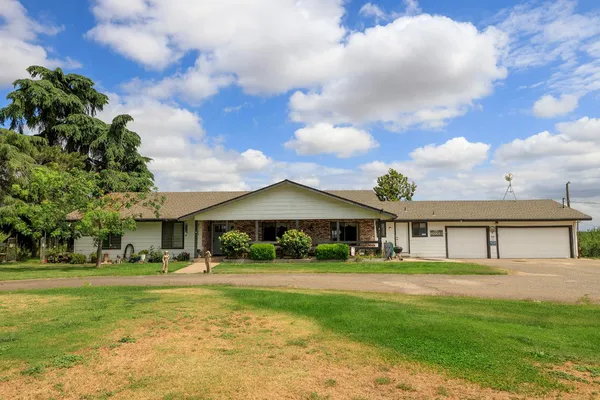 $4,230,000 | 8925 East Monte Vista Avenue, Denair, CA 95316