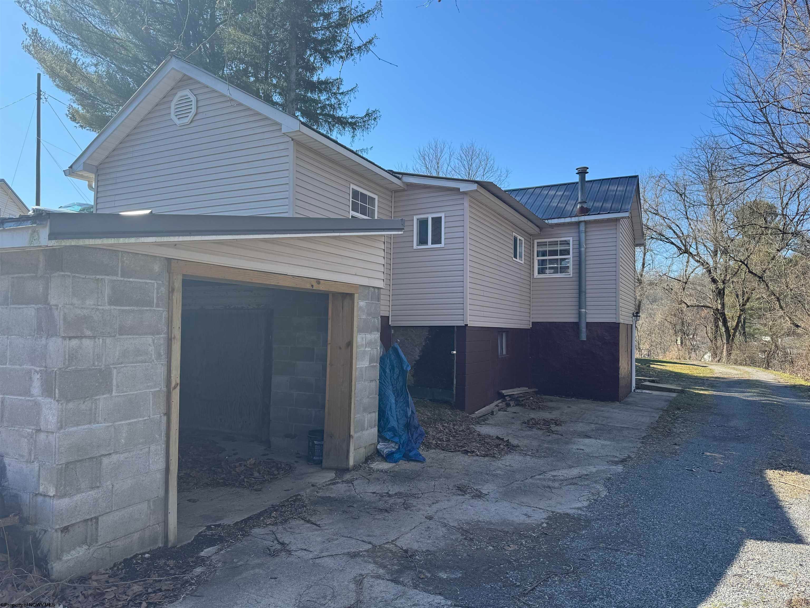 111 Fairview Street Rivesville, WV 26588 - Photo 4 of 27 Gallery Image 4