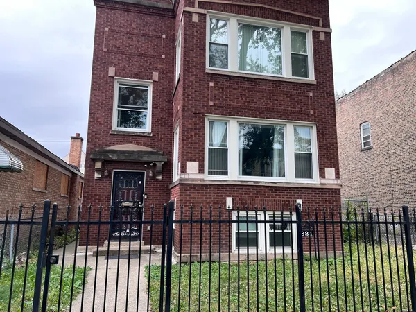 $1,900 | 821 North Waller Avenue, Unit 1, Chicago, IL 60651