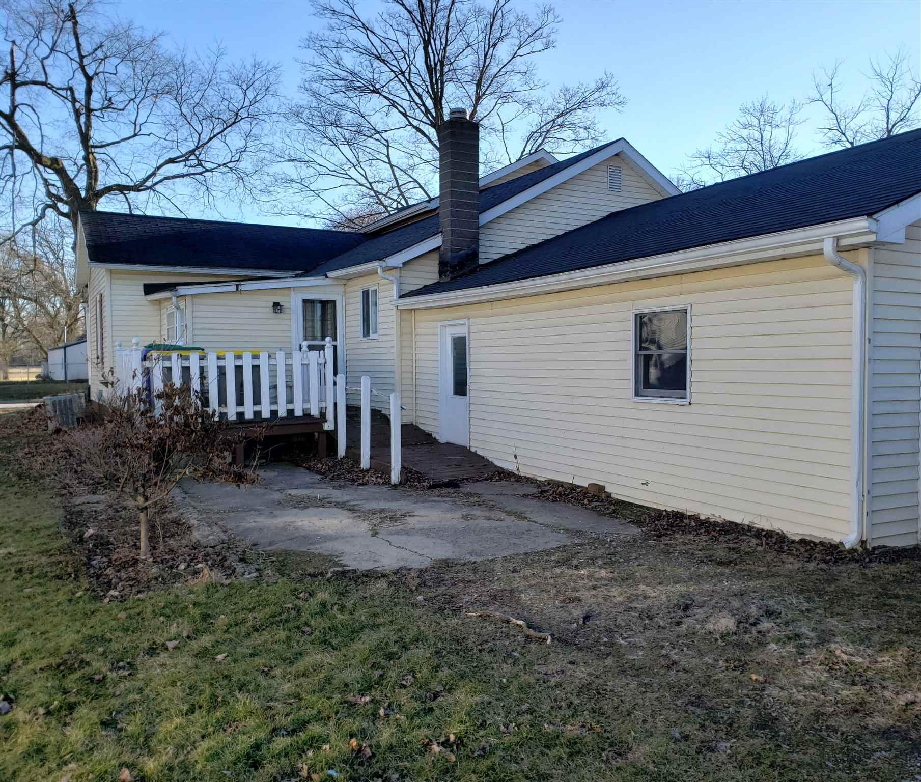 409 East Main Street Butler, IN 46721 - Photo 4 of 23