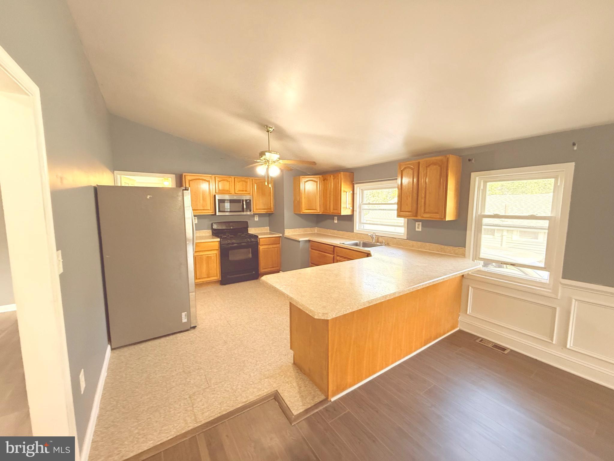 733 North Lenola Road Moorestown, NJ 08057 - Photo 3 of 11 Bright and inviting kitchen space.
