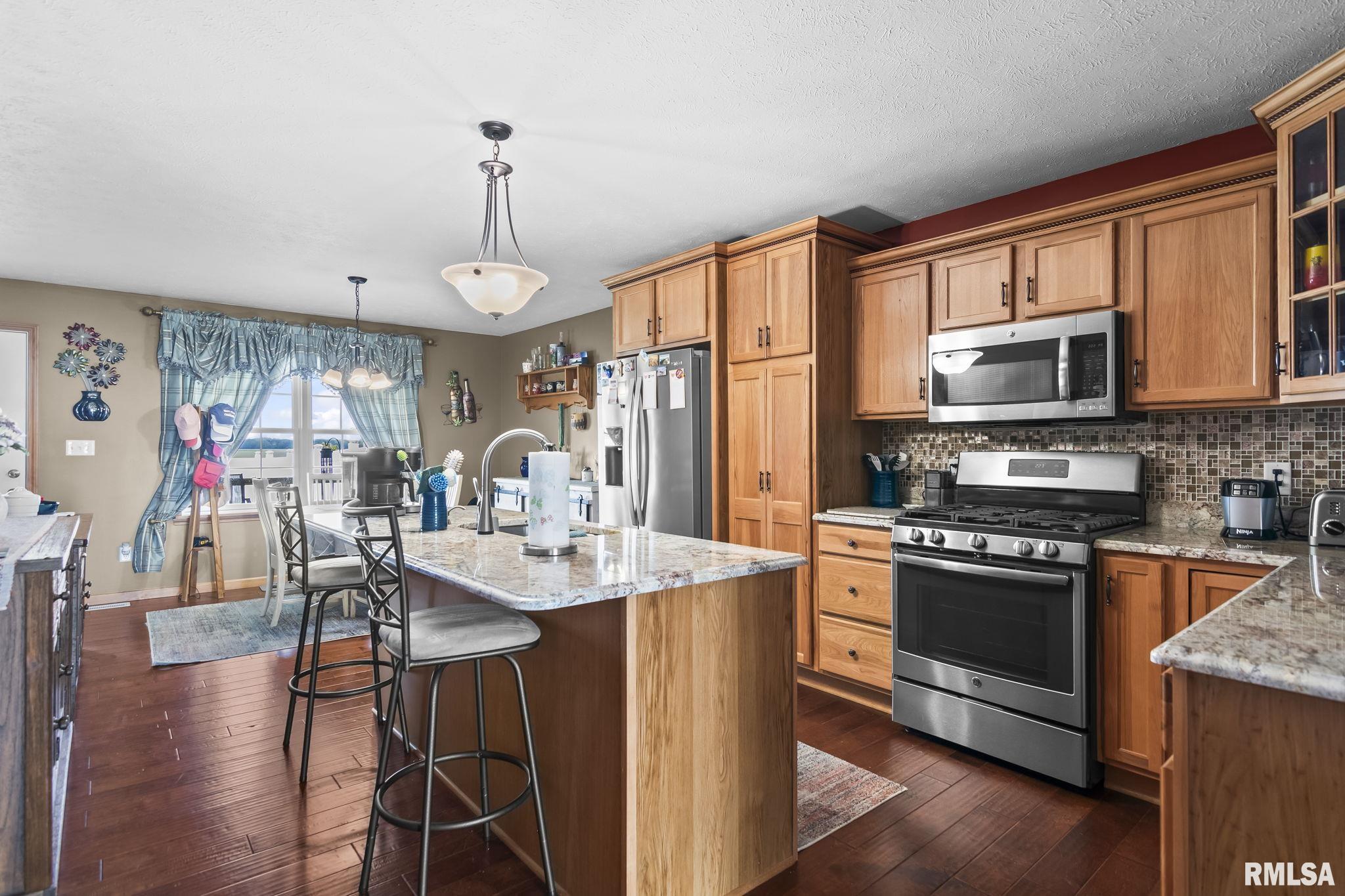 333 Butler Lane Chatham, IL 62629 - Photo 9 of 40