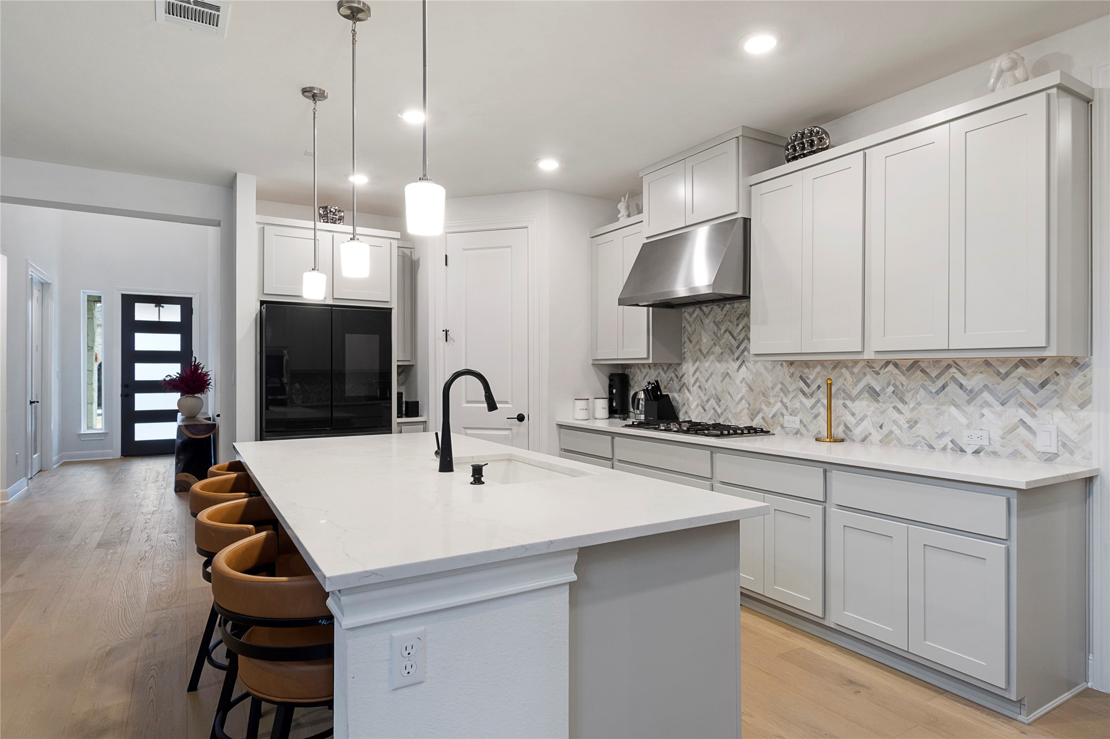 682 Two Creeks Lane Austin, TX 78737 - Photo 7 of 33