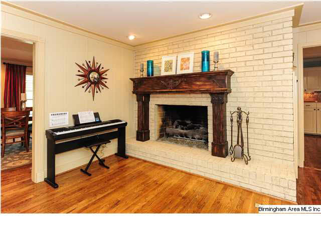 1608 Wellington View Road Birmingham, AL 35209 - Photo 8 of 32
