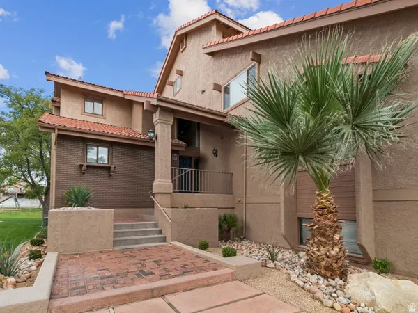$289,900 | 860 South Village Road, Unit D11, St. George, UT 84770