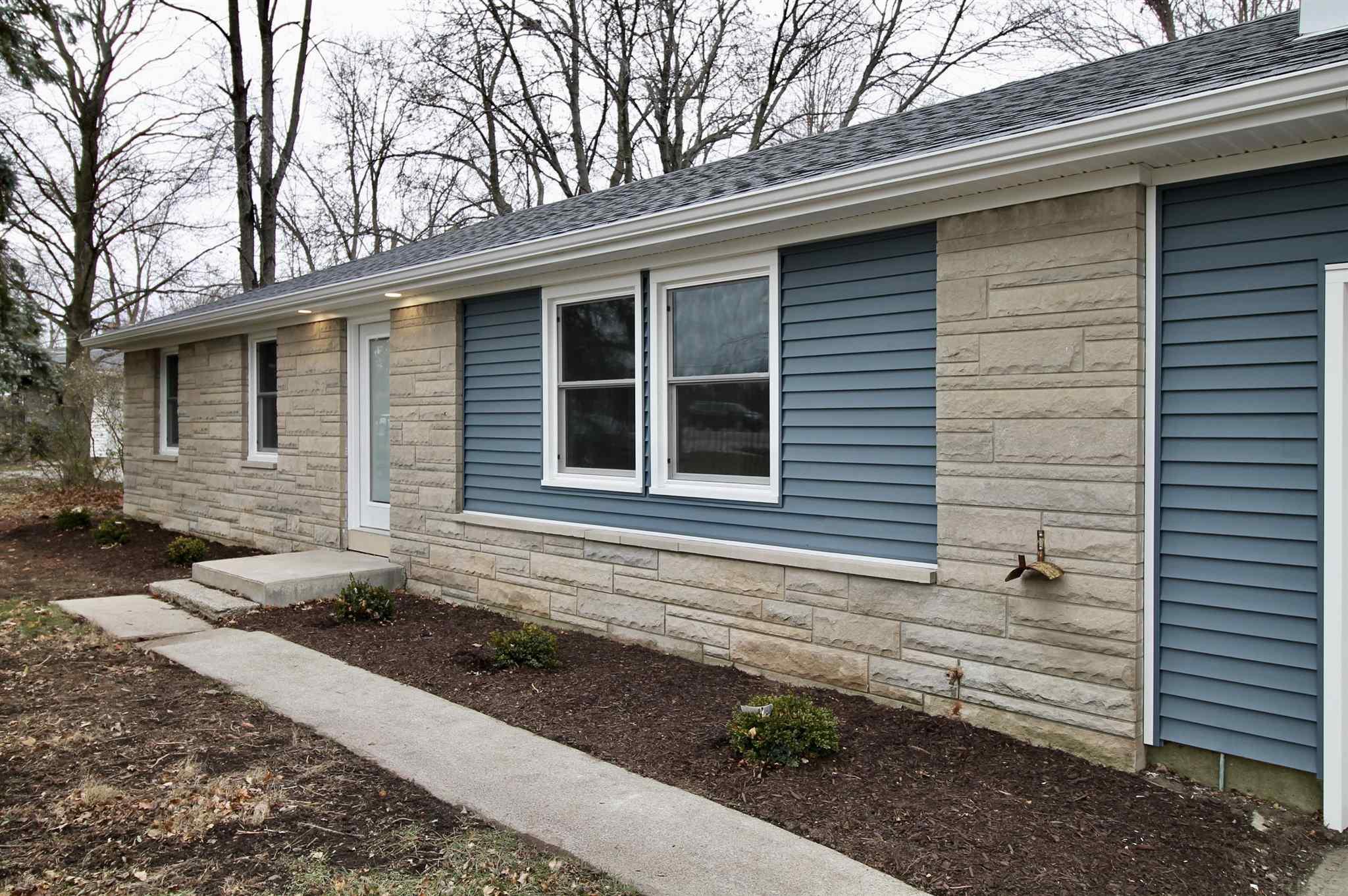9808 Maysville Road Fort Wayne, IN 46835 - Photo 3 of 36