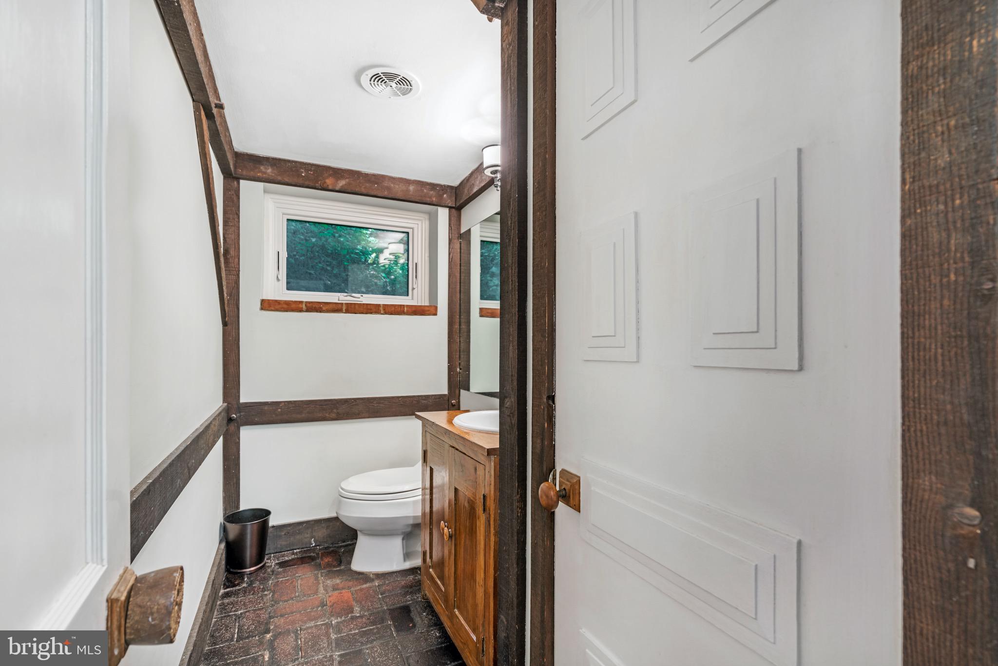 440 Caversham Road Bryn Mawr, PA 19010 - Photo 14 of 33 Powder Room