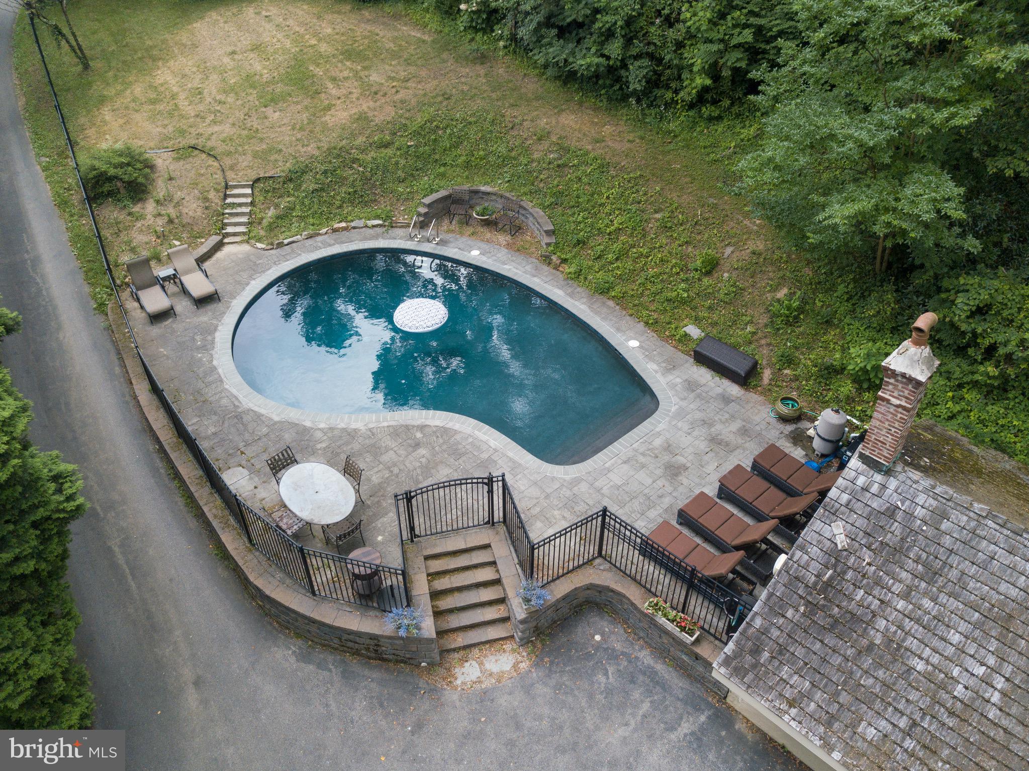 440 Caversham Road Bryn Mawr, PA 19010 - Photo 29 of 33 In-Ground/ Saltwater / Heated Pool