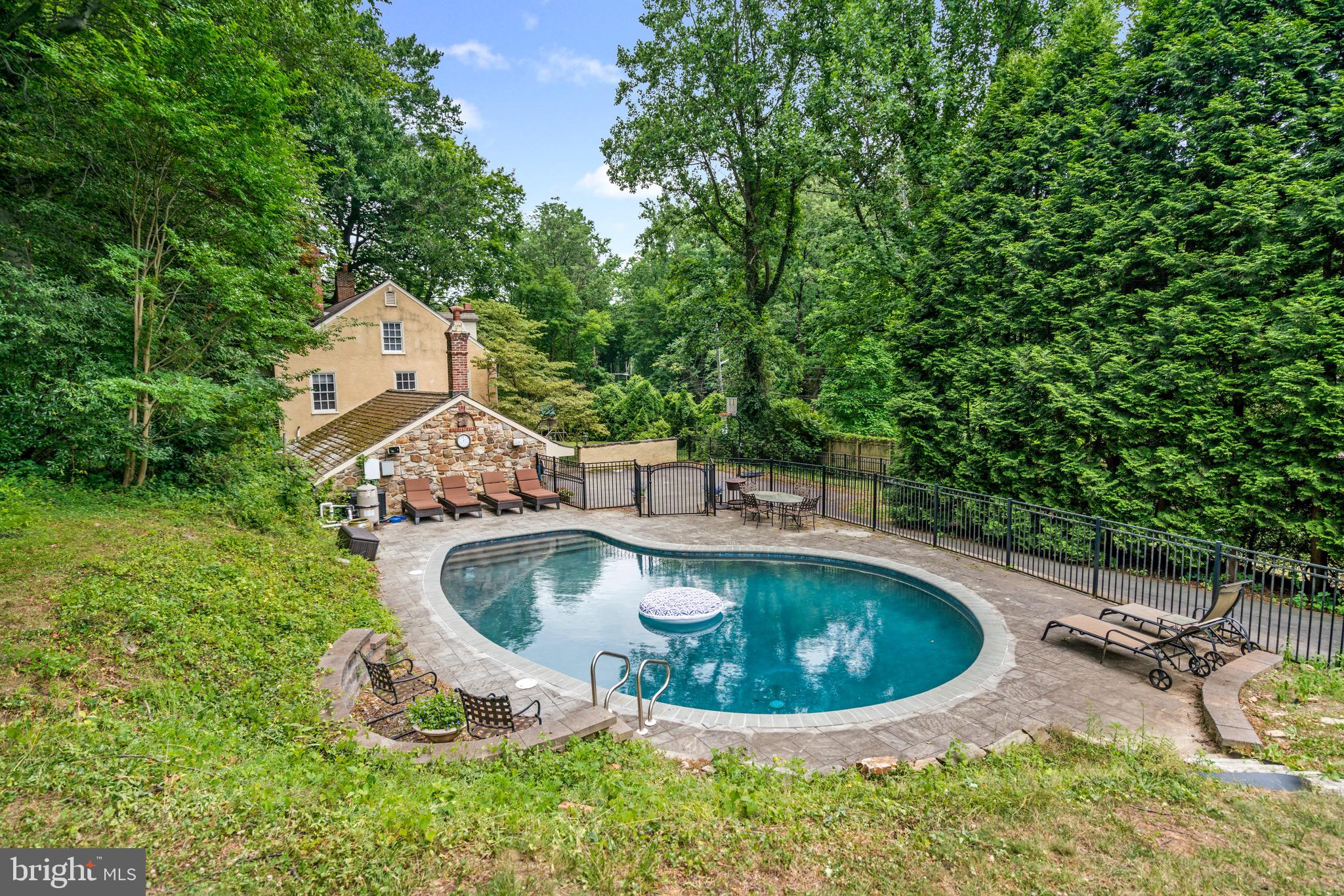 440 Caversham Road Bryn Mawr, PA 19010 - Photo 30 of 33 In-Ground/ Saltwater / Heated Pool