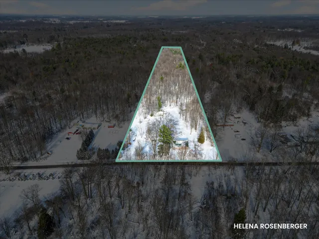 $225,000 | 8033 West 116th Street, Grant, MI 49327