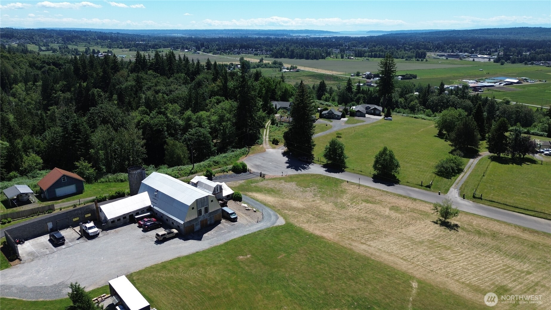 12419 Hilltop Road Arlington, WA 98223 - Photo 9 of 40