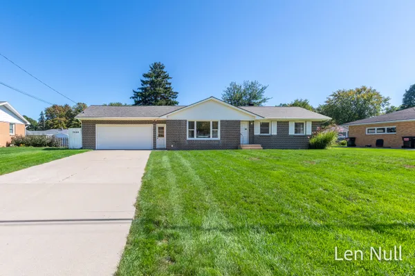 $359,900 | 7504 Astronaut Avenue, Jenison, MI 49428