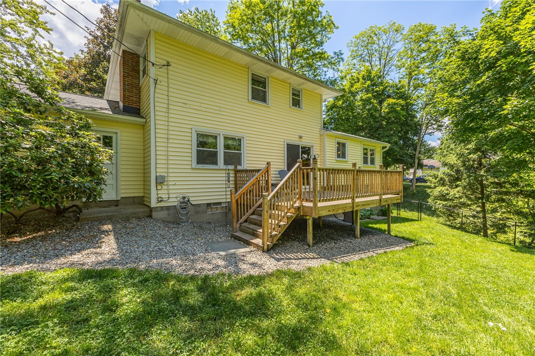 8 Meeting House Road Perinton, NY 14450 - Photo 30 of 40 Deck