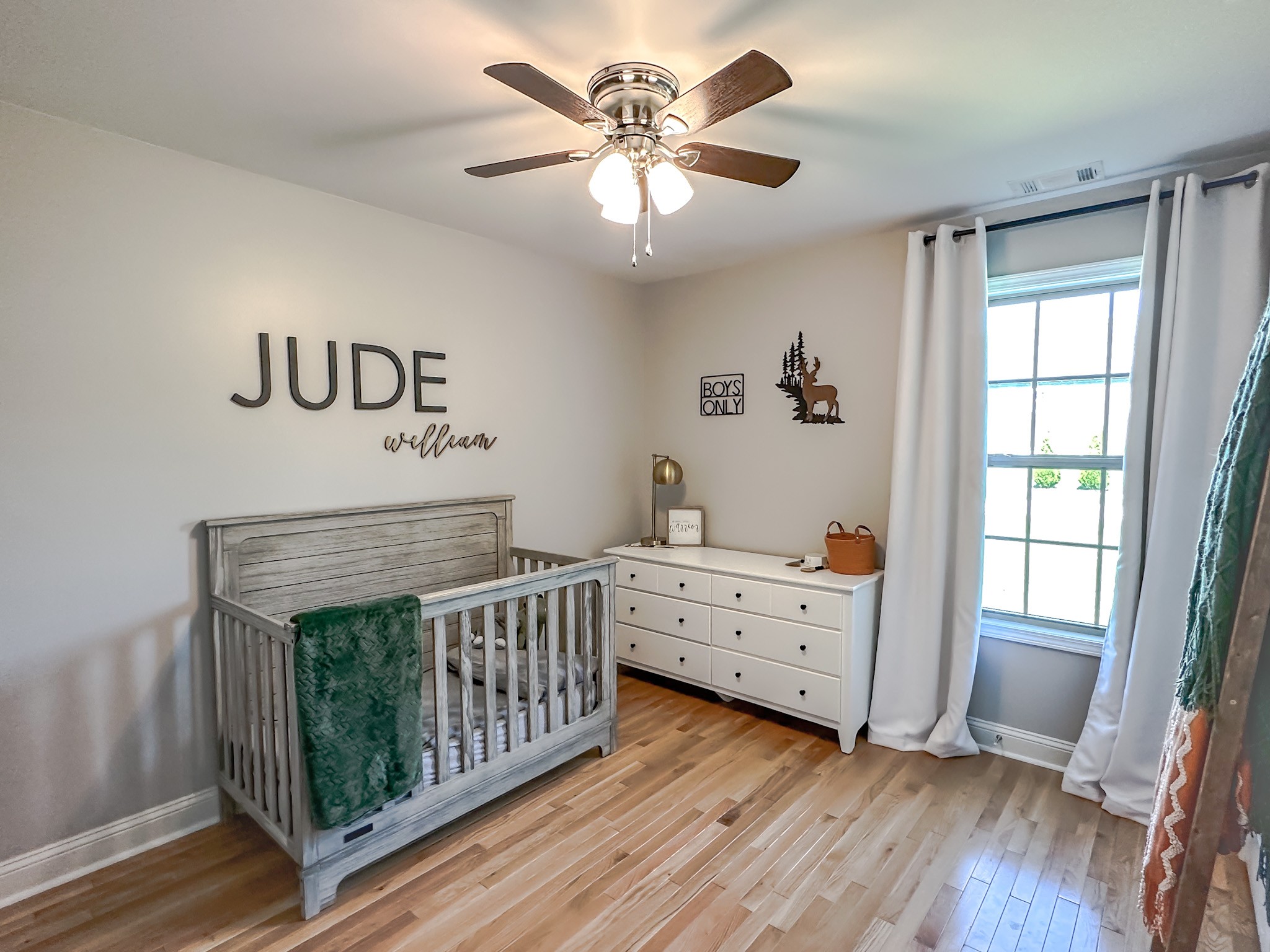 4927 Minnis Road Springfield, TN 37172 - Photo 20 of 27 a bedroom with furniture and a window