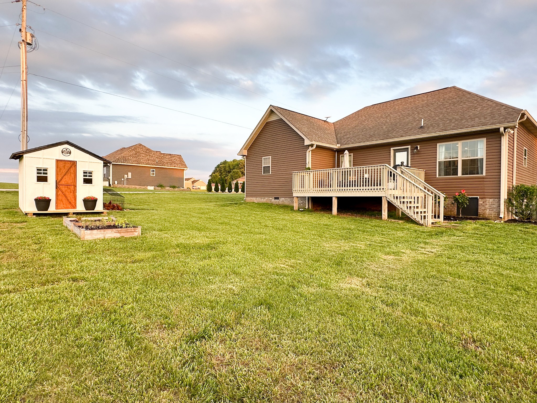 4927 Minnis Road Springfield, TN 37172 - Photo 23 of 27 a front view of a house with a yard