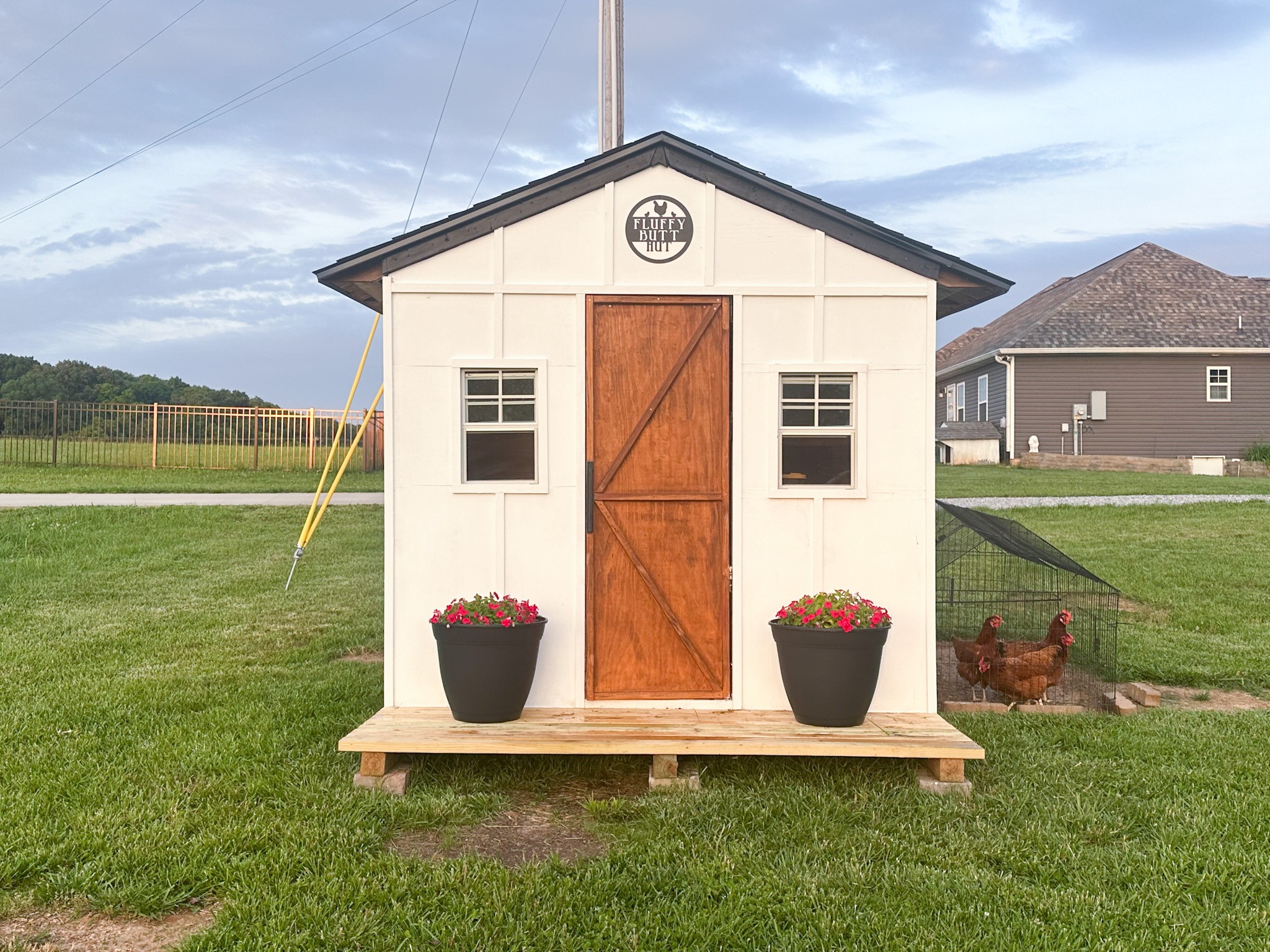4927 Minnis Road Springfield, TN 37172 - Photo 26 of 27 a front view of a house with garden