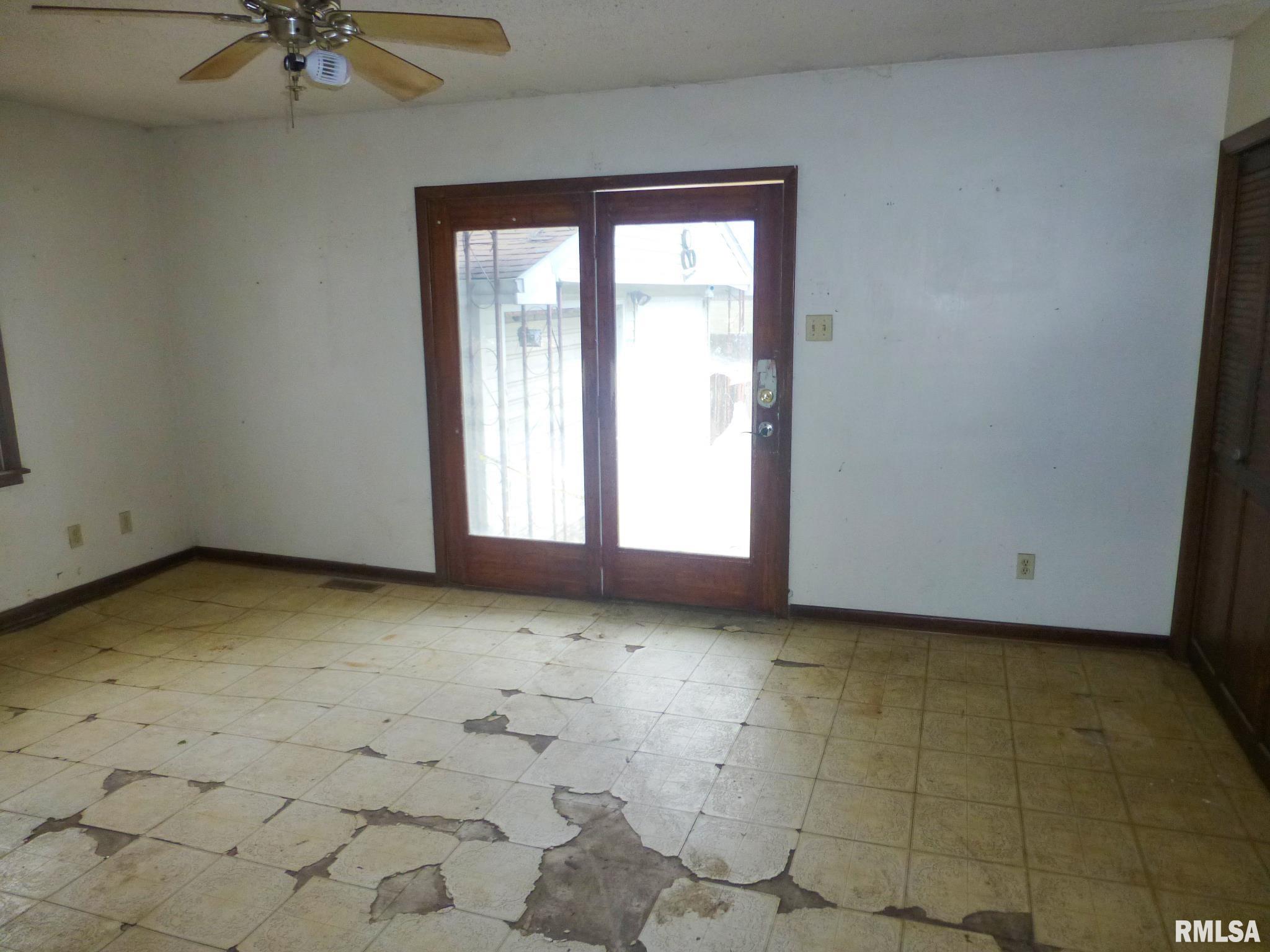 231 East Stoddard Avenue Virden, IL 62690 - Photo 21 of 26