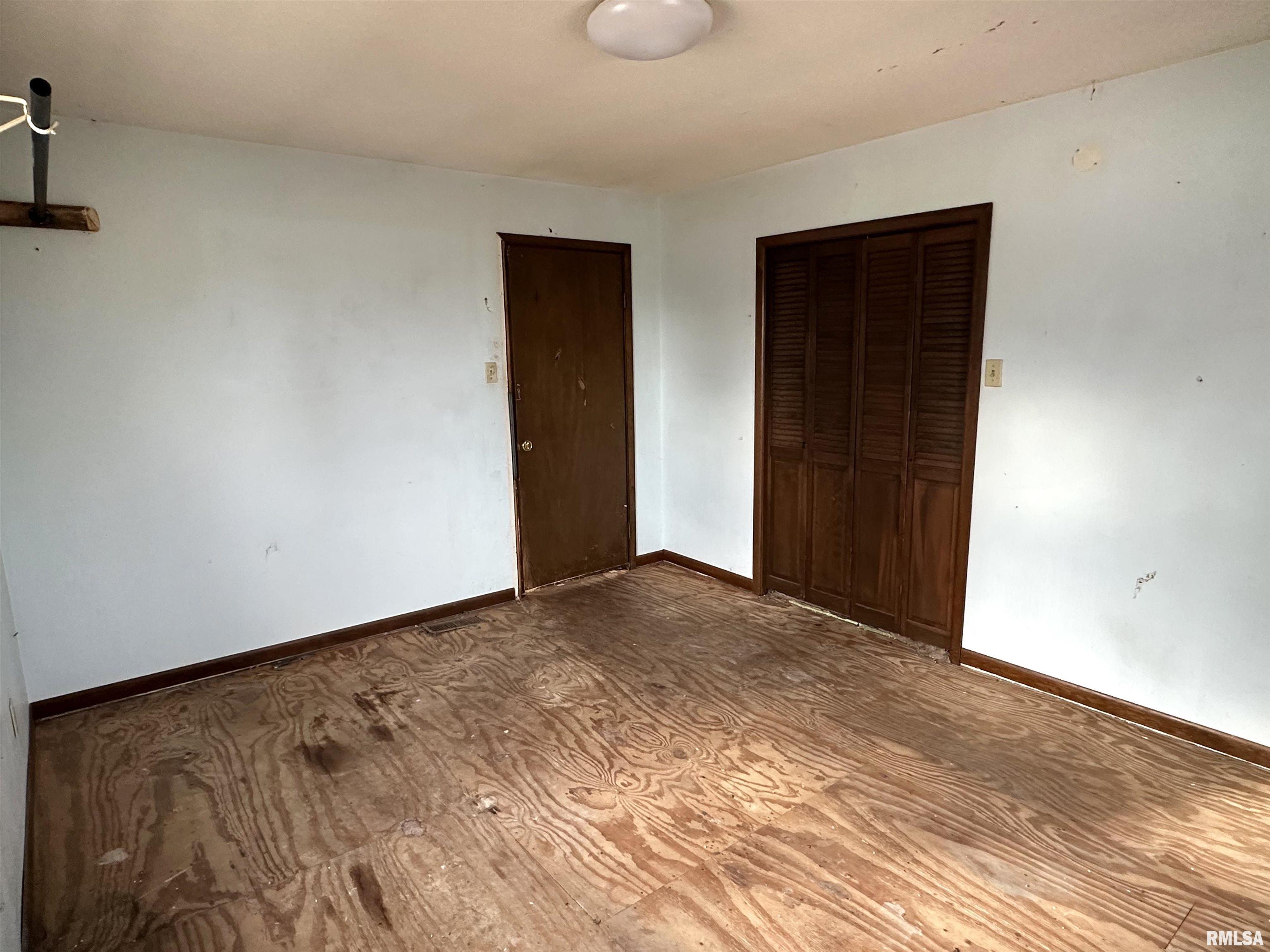 231 East Stoddard Avenue Virden, IL 62690 - Photo 5 of 26