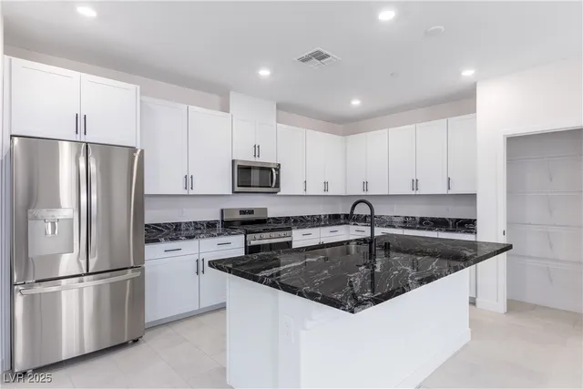 $2,195 | 2611 Aversa Street, Henderson, NV 89044