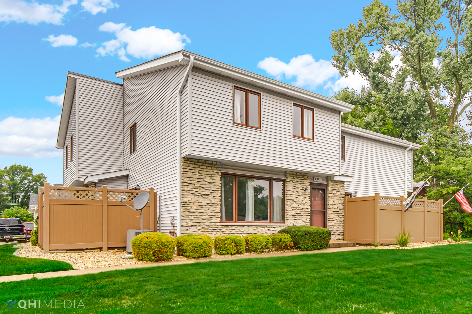 601 Northgate Road, Unit 601 New Lenox, IL 60451 - Photo 3 of 21 a view of a house with backyard