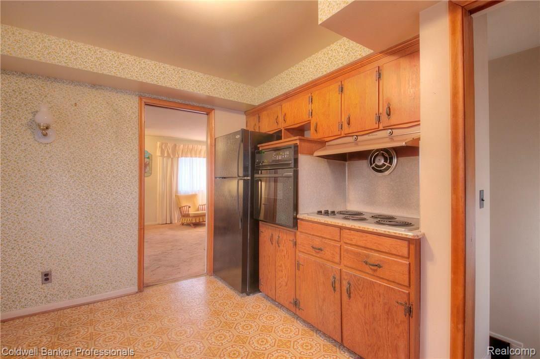 212 South Alice Avenue Rochester, MI 48307 - Photo 16 of 32 Kitchen