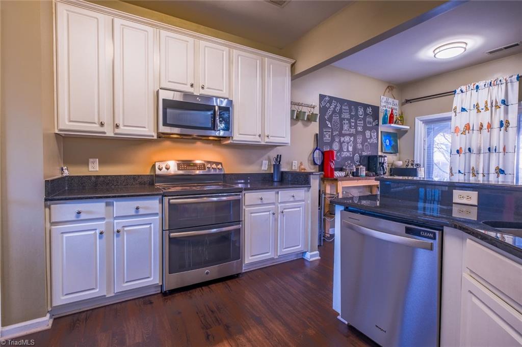 1416 Pondhaven Drive High Point, NC 27265 - Photo 12 of 34