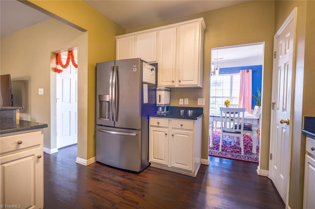 1416 Pondhaven Drive High Point, NC 27265 - Photo 13 of 34