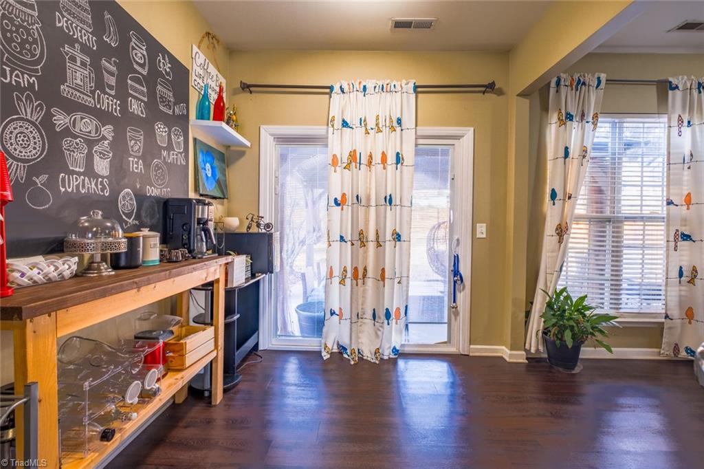 1416 Pondhaven Drive High Point, NC 27265 - Photo 15 of 34