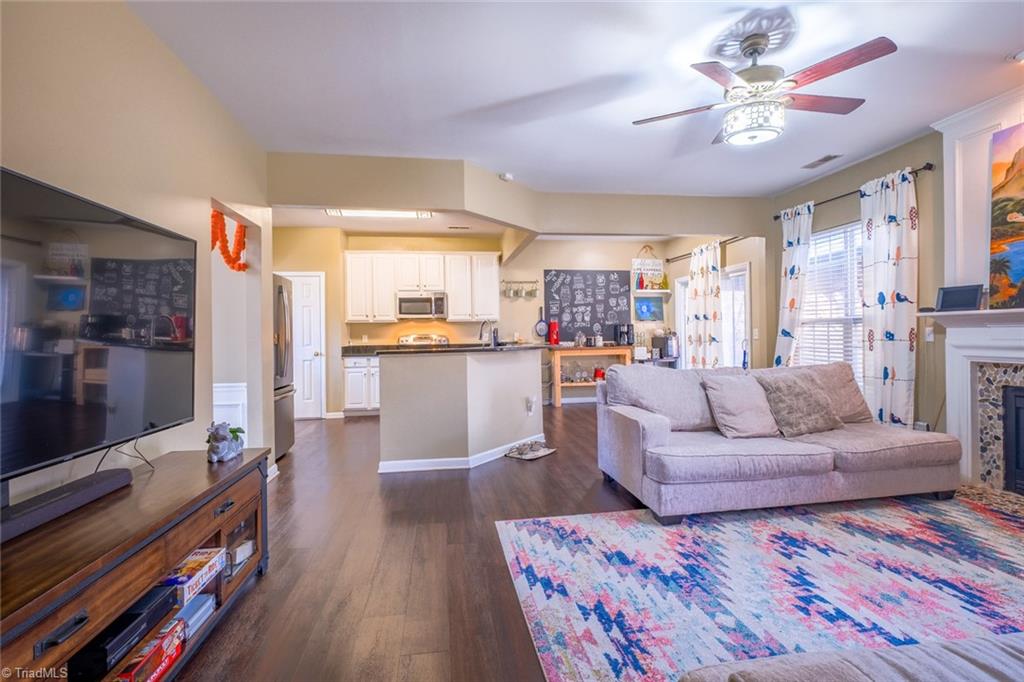 1416 Pondhaven Drive High Point, NC 27265 - Photo 19 of 34