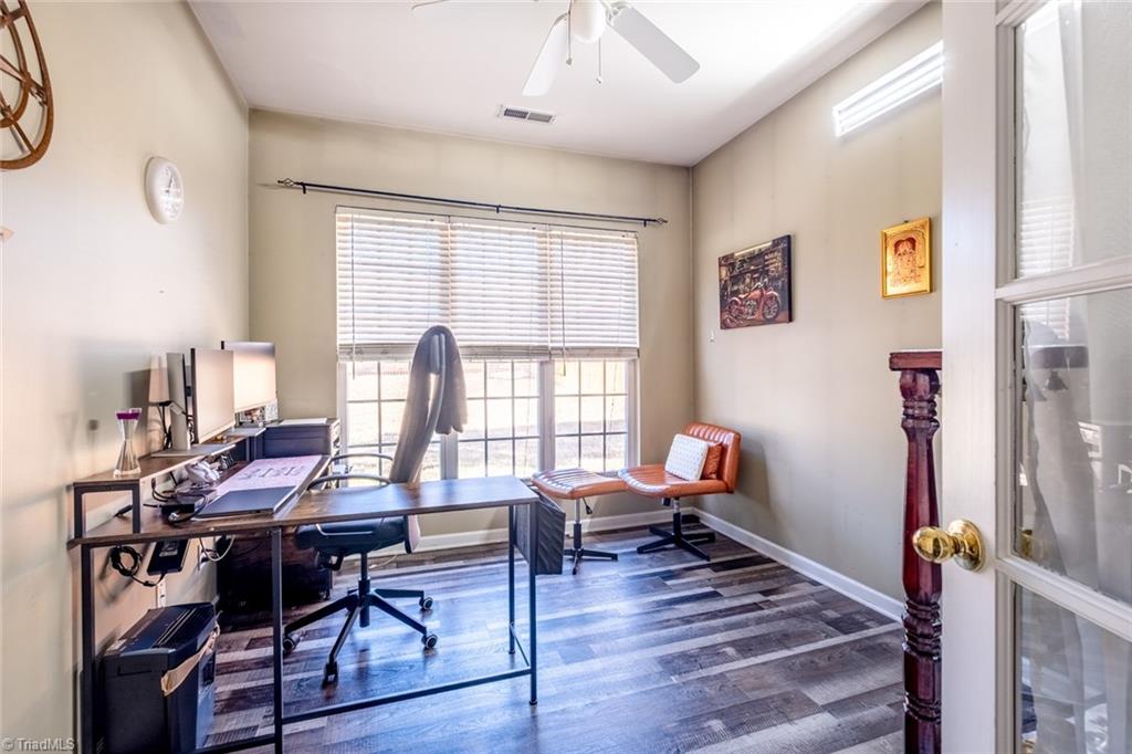 1416 Pondhaven Drive High Point, NC 27265 - Photo 20 of 34